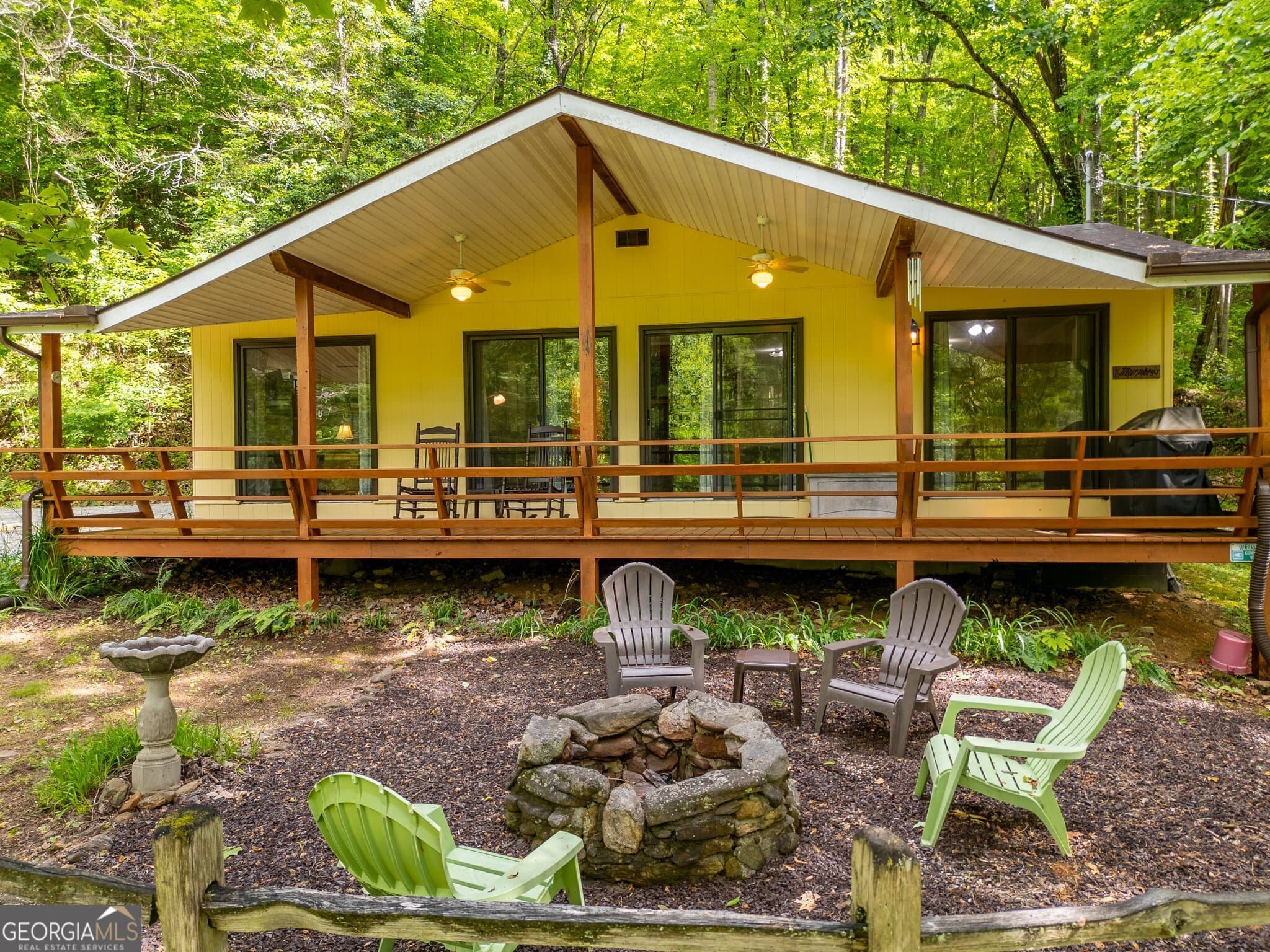 2 bedroom, 1.5 bathroom, 912 sq ft single family residence sold at 115 Jin Lane, Franklin, NC 28734