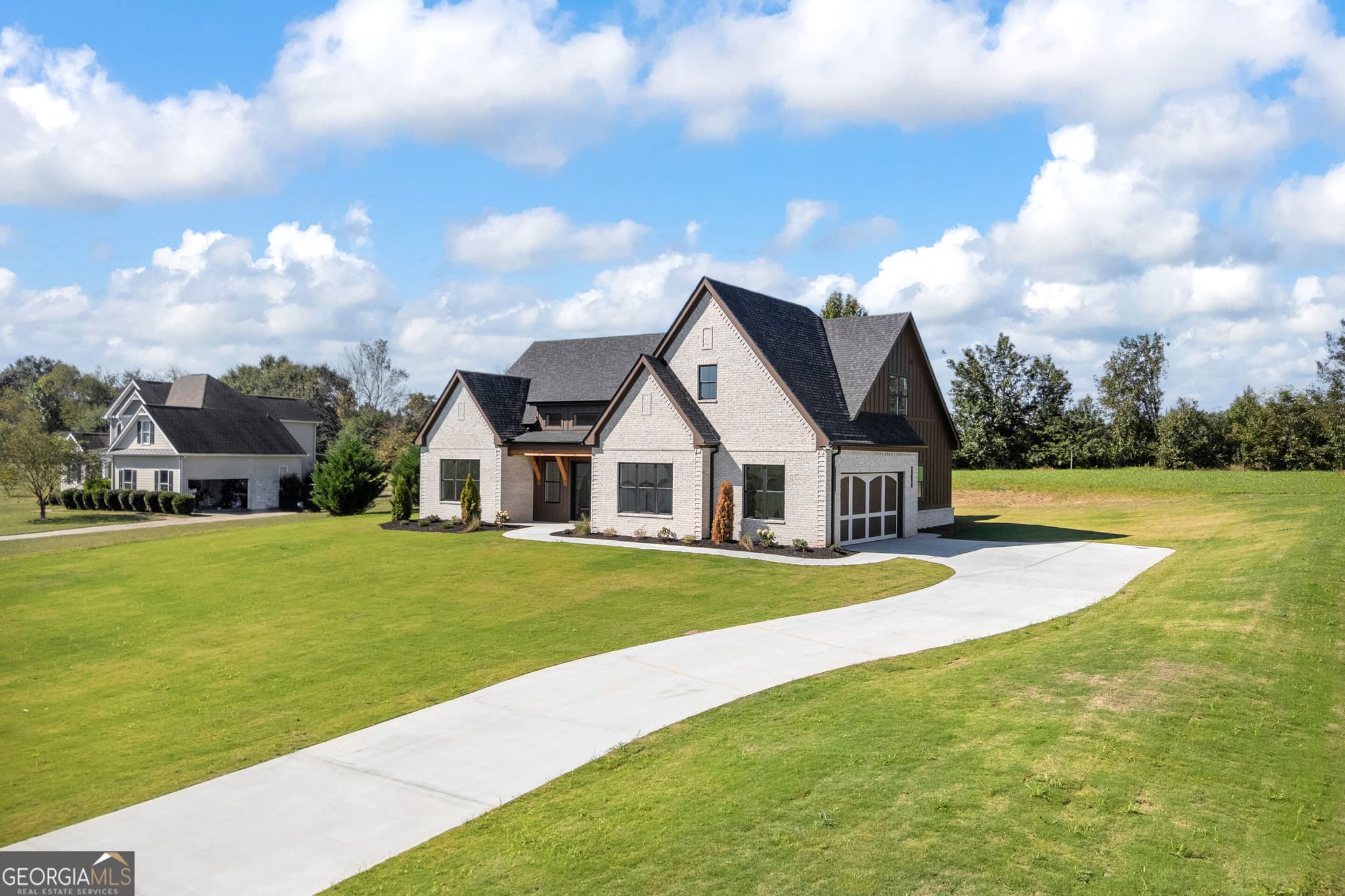 4 bedroom, 3 bathroom, 2,840 sq ft single family residence for sale at 5340 Noah Road, Cumming, GA 30041 — photo 3
