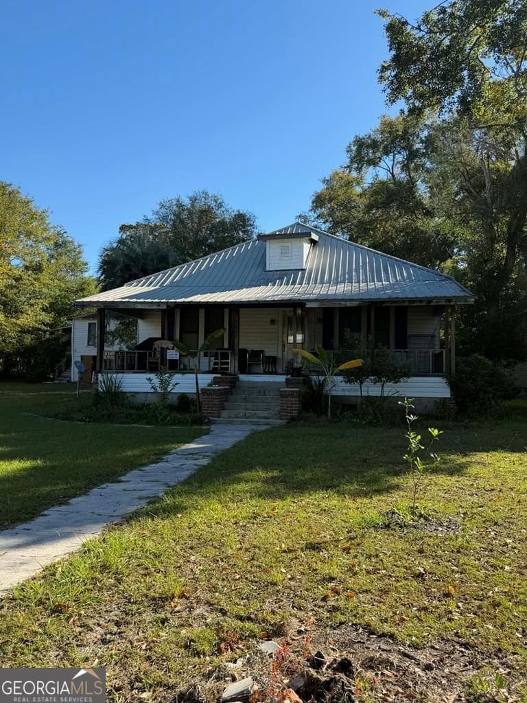 3 bedroom, 1 bathroom, 1,485 sq ft single family residence sold at 1021 Lee Avenue, Waycross, GA 31501