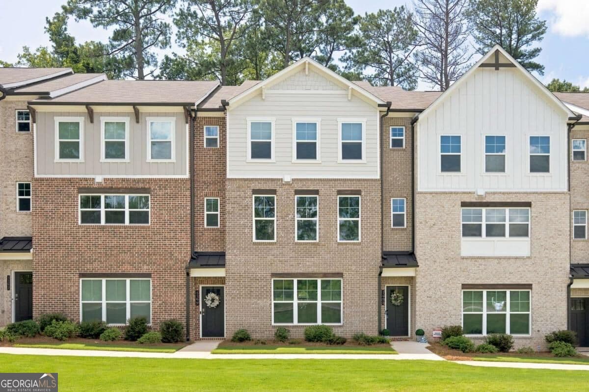 3 bedroom, 3.5 bathroom, 2,272 sq ft townhouse for rent at 3401 Catalan Alley, Decatur, GA 30032 for $3,100 a month — photo 2