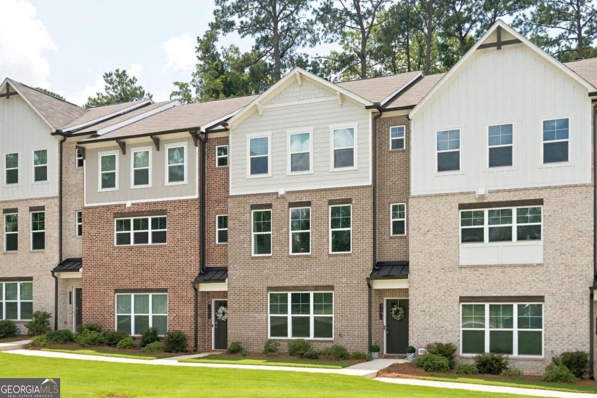 3 bedroom, 3.5 bathroom, 2,272 sq ft townhouse for rent at 3401 Catalan Alley, Decatur, GA 30032 for $3,100 a month — photo 1 of 47