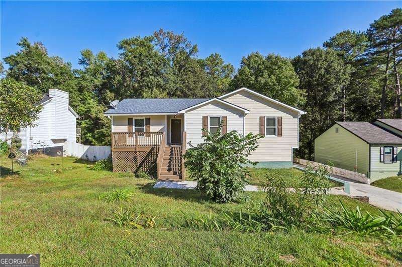 3 bedroom, 2 bathroom, 1,676 sq ft single family residence for sale at 6839 Silver Maple Drive, Rex, GA 30273 — photo 2