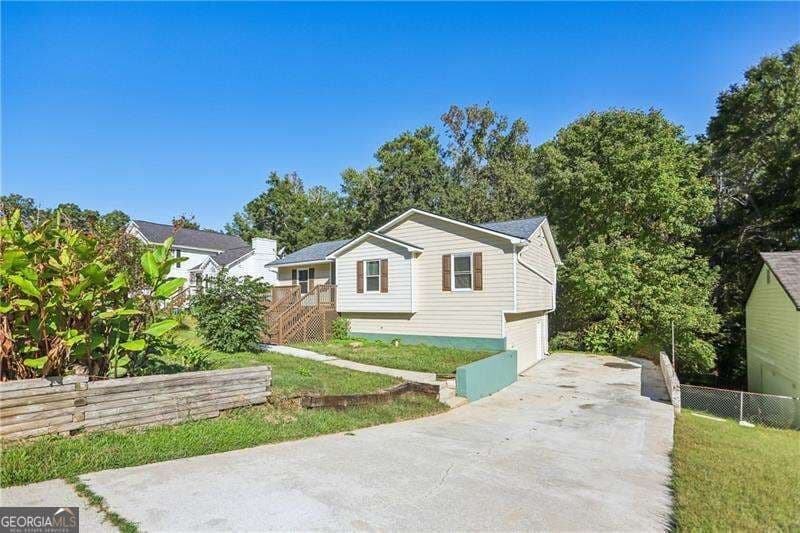 3 bedroom, 2 bathroom, 1,676 sq ft single family residence for sale at 6839 Silver Maple Drive, Rex, GA 30273