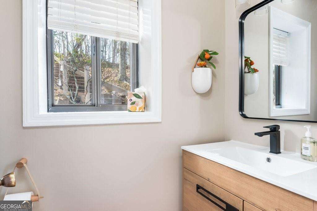 2 bedroom, 2.5 bathroom, 1,123 sq ft townhouse for sale at 200 Villa Road 122, Jasper, GA 30143 — photo 3
