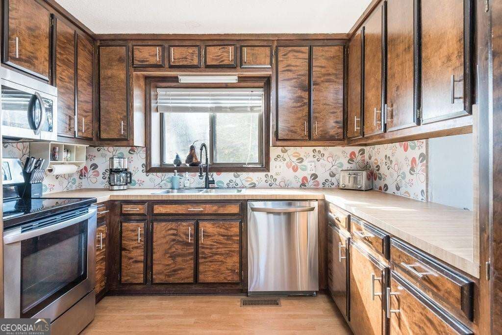 2 bedroom, 2.5 bathroom, 1,123 sq ft townhouse for sale at 200 Villa Road 122, Jasper, GA 30143 — photo 10
