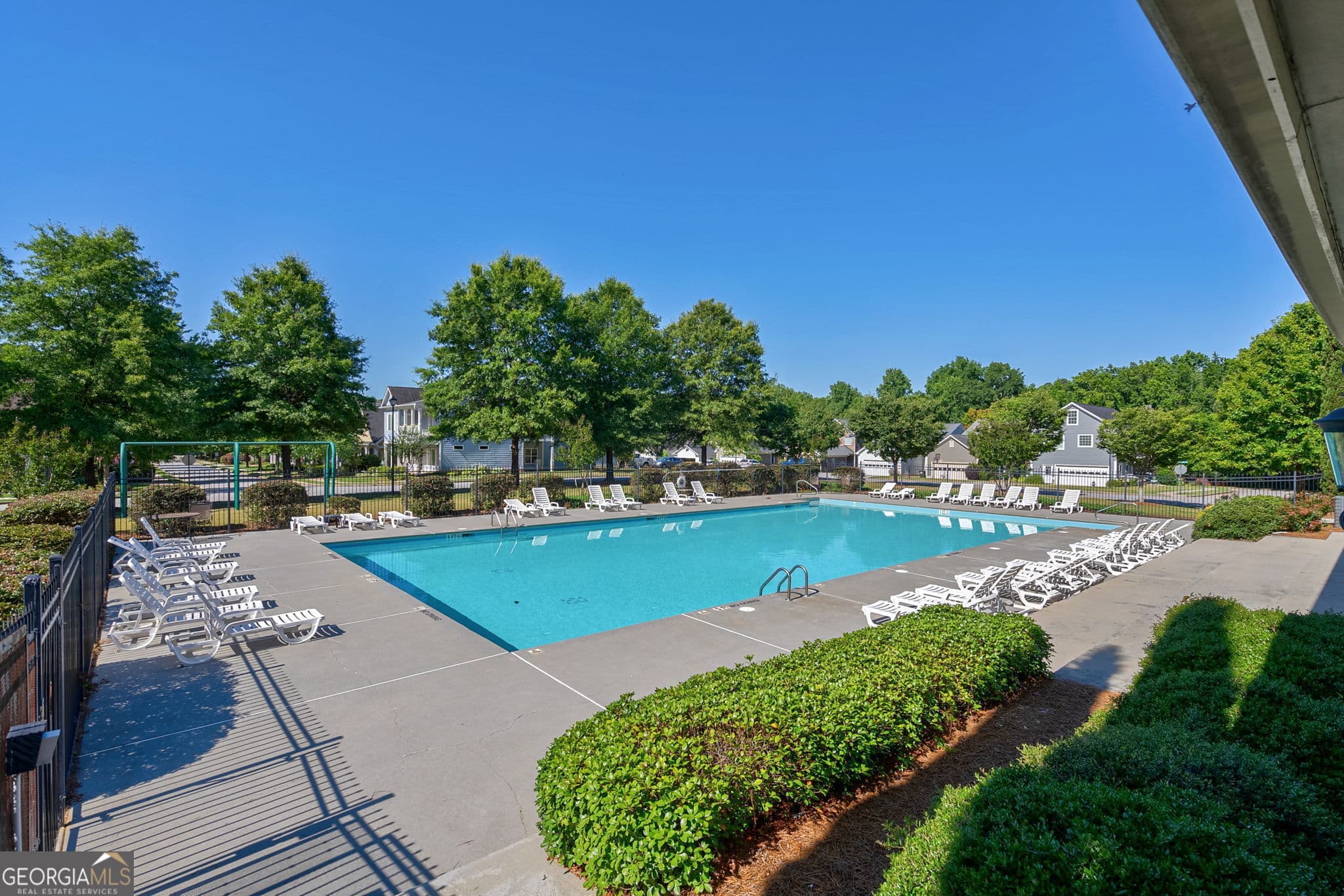 3 bedroom, 2.5 bathroom, 1,900 sq ft townhouse for sale at 1453 Lincoln Drive, Bogart, GA 30622 — photo 5
