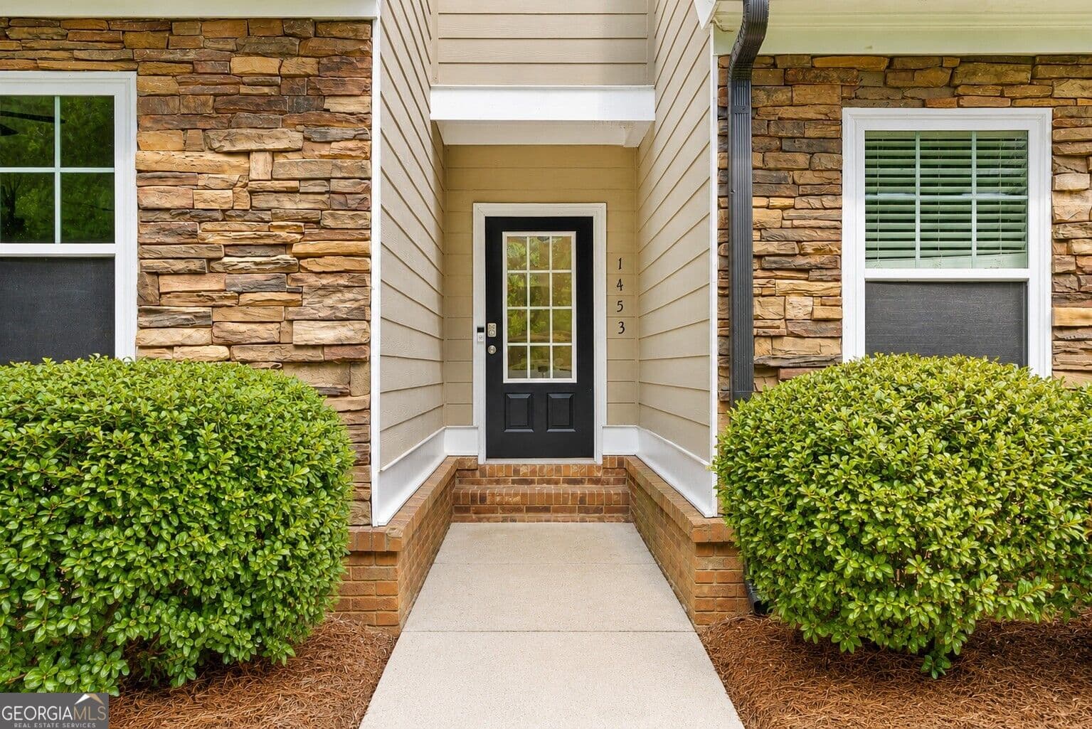 3 bedroom, 2.5 bathroom, 1,900 sq ft townhouse for sale at 1453 Lincoln Drive, Bogart, GA 30622 — photo 9