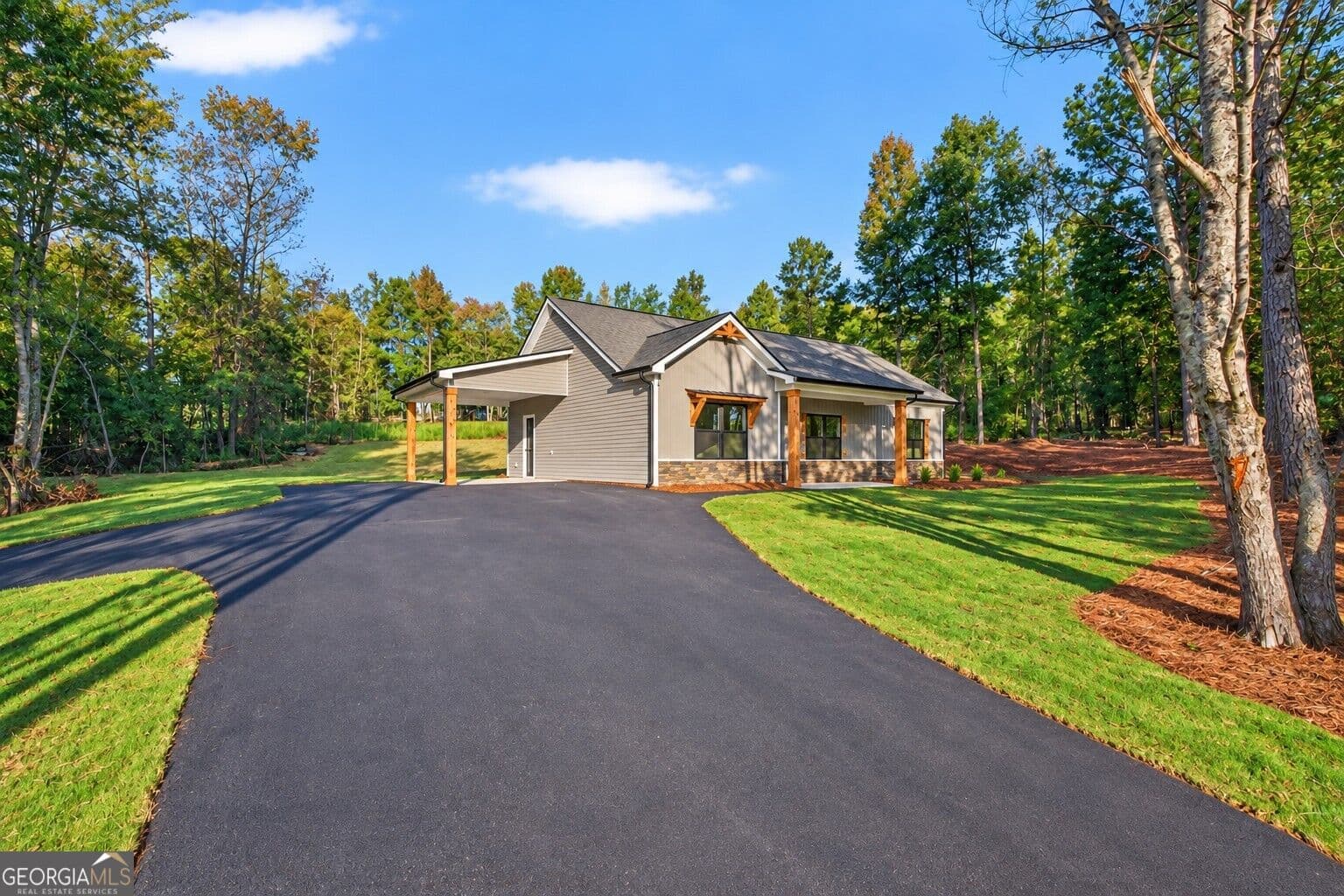 3 bedroom, 2 bathroom, 1,297 sq ft single family residence for sale at 920 Youngs Farm Road, Cedartown, GA 30125 — photo 2