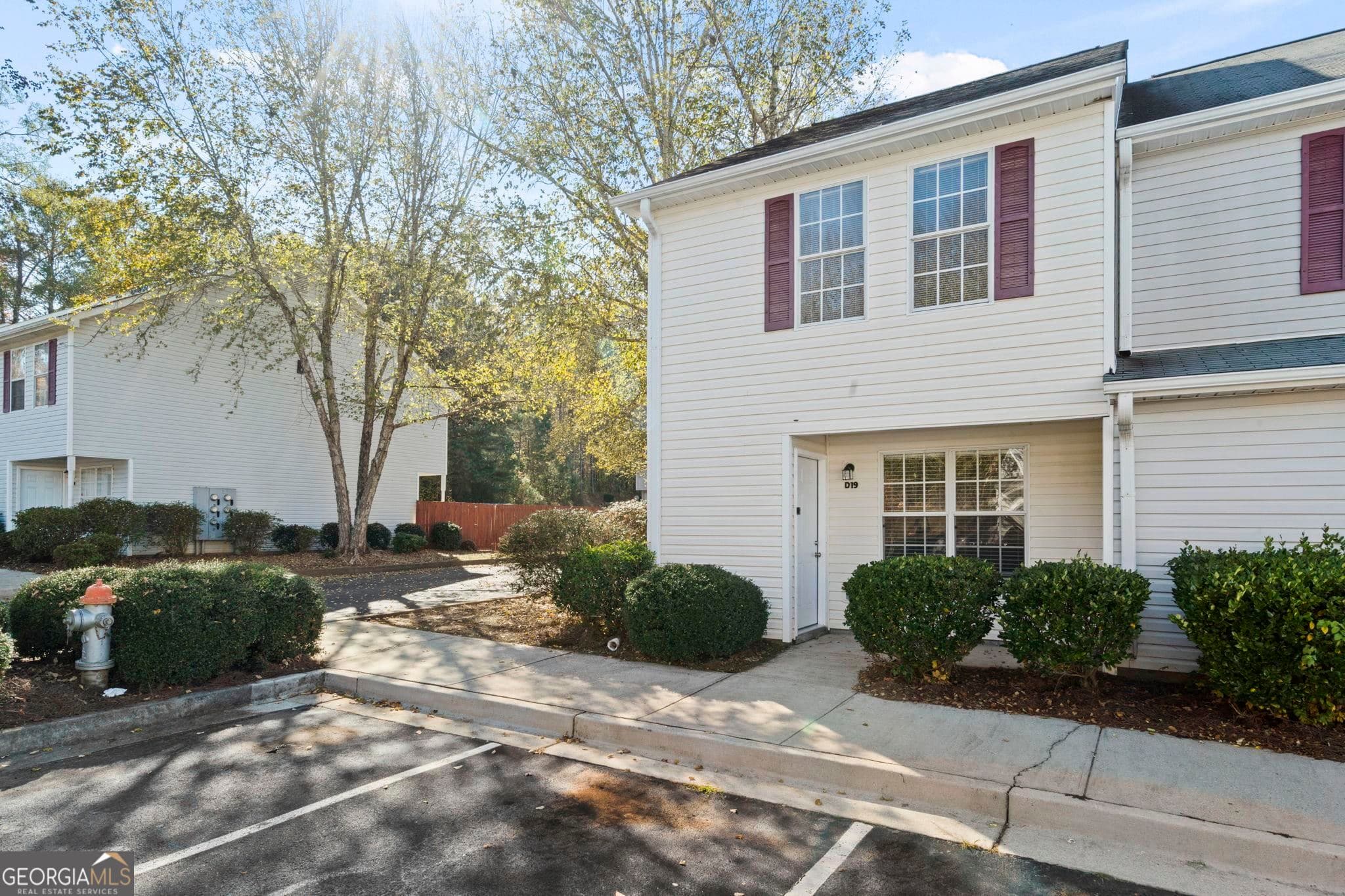 2 bedroom, 1.5 bathroom, 1,200 sq ft townhouse for rent at 1469 N 42 Highway L66, Jackson, GA 30233 for $1,225 a month — photo 1 of 1