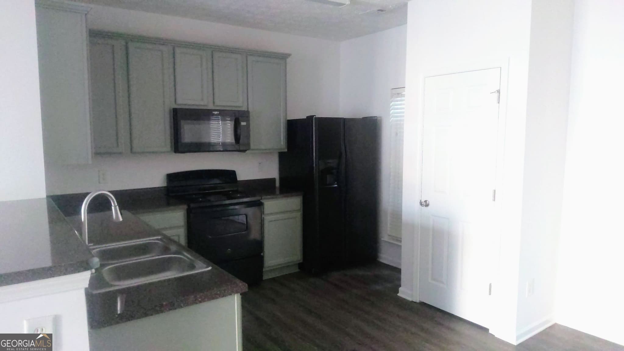 2 bedroom, 2.5 bathroom, 1,447 sq ft condominium for sale at 4382 Stone Gate Way # 103, East Point, GA 30344 — photo 4