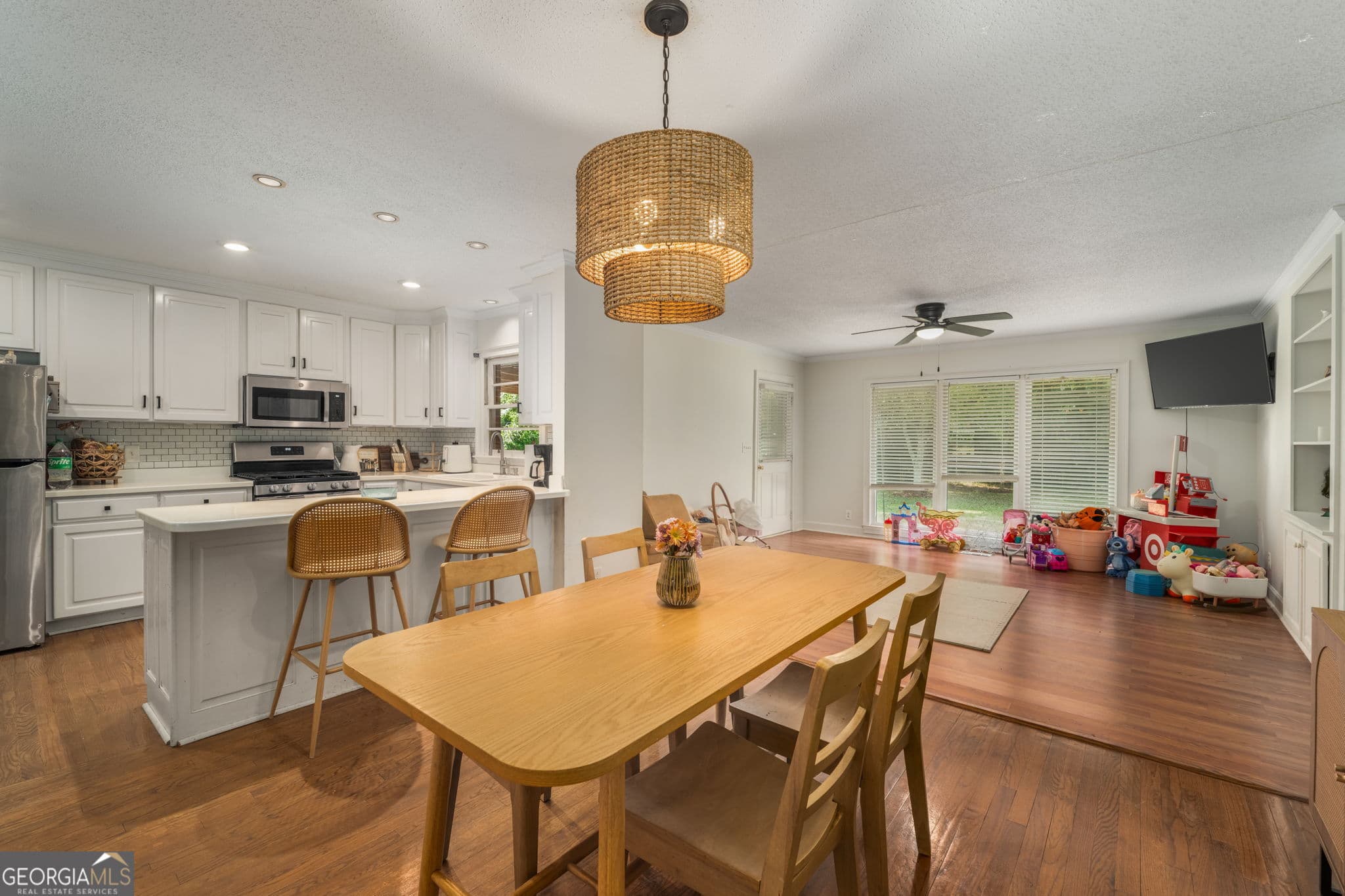 3 bedroom, 2.5 bathroom, 1,928 sq ft single family residence under contract at 813 W Church Street, Sandersville, GA 31082 — photo 10