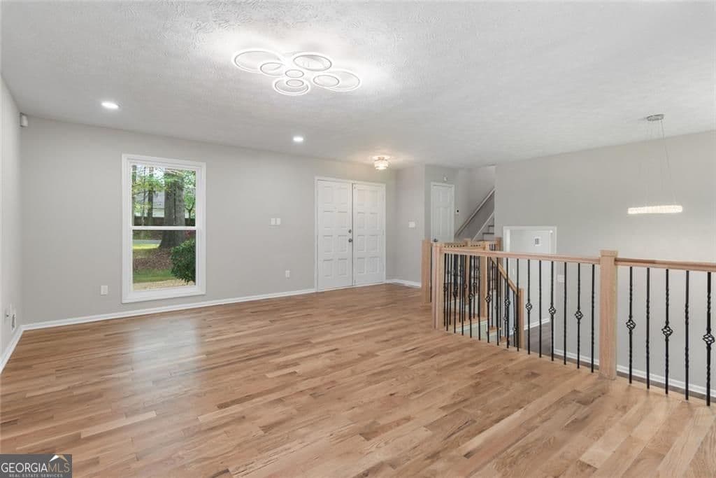 4 bedroom, 3 bathroom, 2,519 sq ft single family residence for sale at 4645 Dunwoody Club Drive, Dunwoody, GA 30350 — photo 7