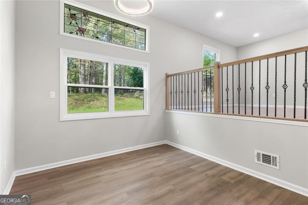 4 bedroom, 3 bathroom, 2,519 sq ft single family residence for sale at 4645 Dunwoody Club Drive, Dunwoody, GA 30350 — photo 10