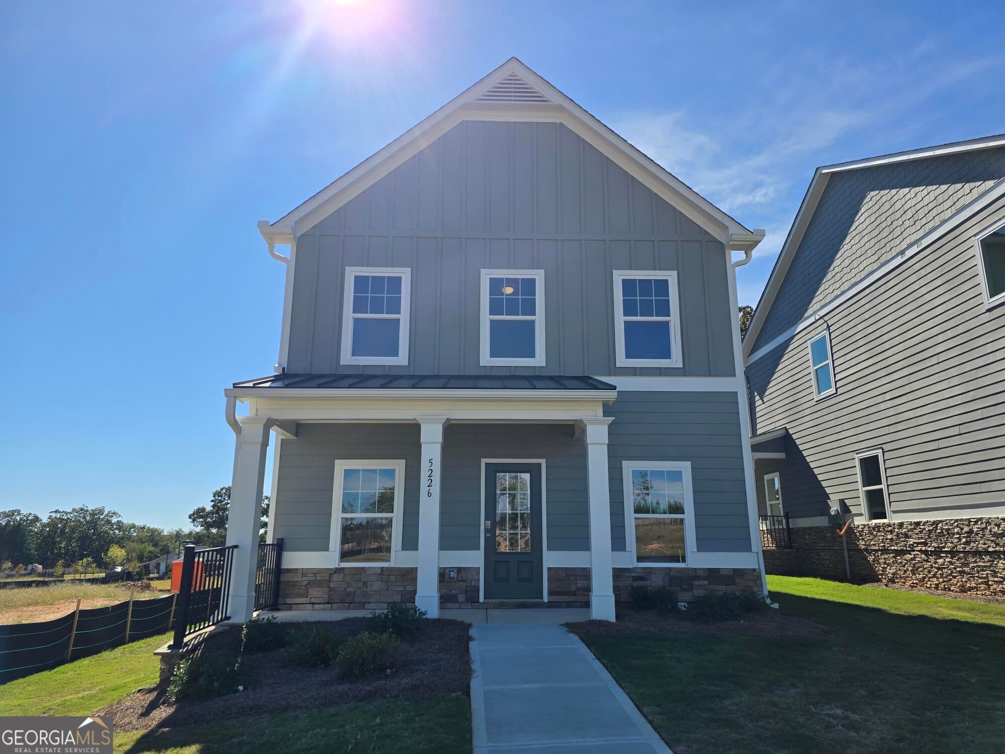 3 bedroom, 2.5 bathroom, 1,937 sq ft single family residence for sale at 5226 Trace View Drive, Flowery Branch, GA 30542 — photo 1 of 18