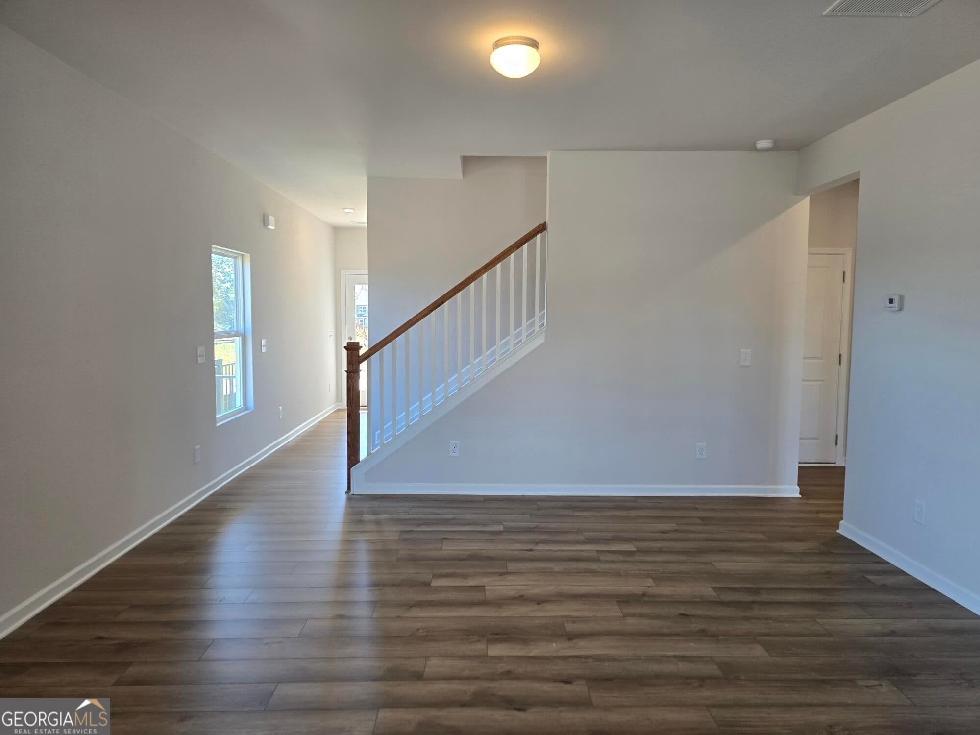 3 bedroom, 2.5 bathroom, 1,937 sq ft single family residence for sale at 5226 Trace View Drive, Flowery Branch, GA 30542 — photo 4