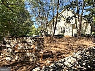 2 bedroom, 2 bathroom, 1,176 sq ft apartment for rent at 1325 Cedar Shoals Drive APT 1001, Athens, GA 30605 for $1,650 a month — photo 3