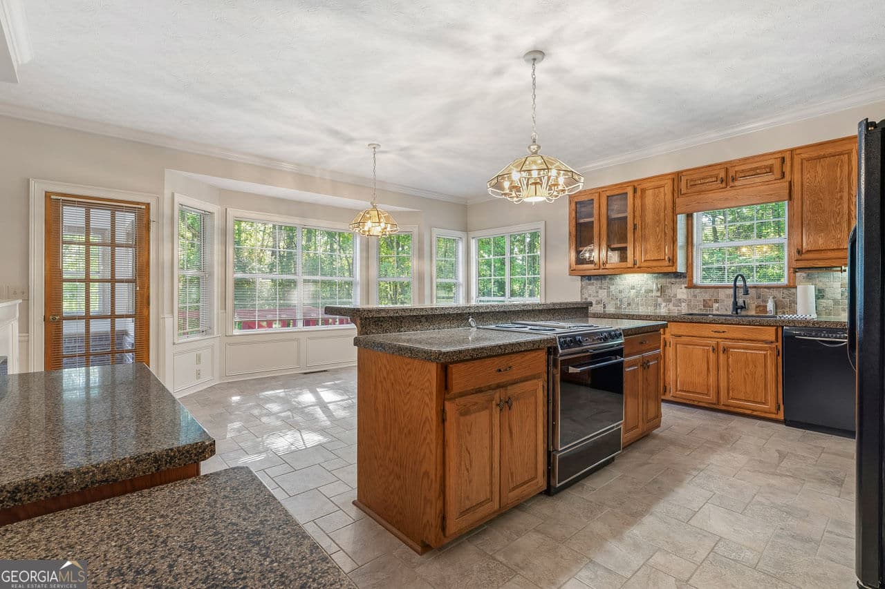 4 bedroom, 3 bathroom, 2,640 sq ft single family residence for sale at 2522 Chimney Ridge Drive, Conyers, GA 30094 — photo 5