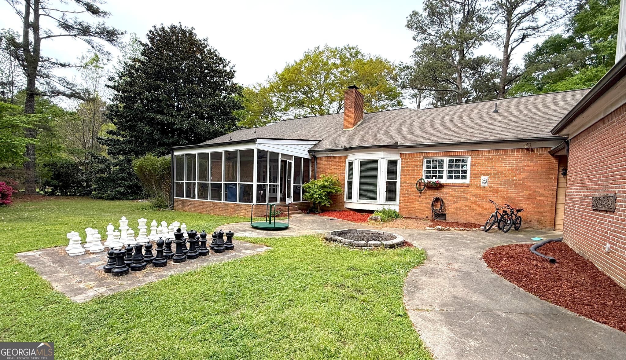 5 bedroom, 3 bathroom, 3,614 sq ft single family residence for sale at 945 Poplar Street, Monroe, GA 30655 — photo 6