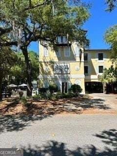 1 bedroom, 1 bathroom, 380 sq ft condominium under contract at 609 Beachview Drive 106, St. Simons, GA 31522 — photo 2