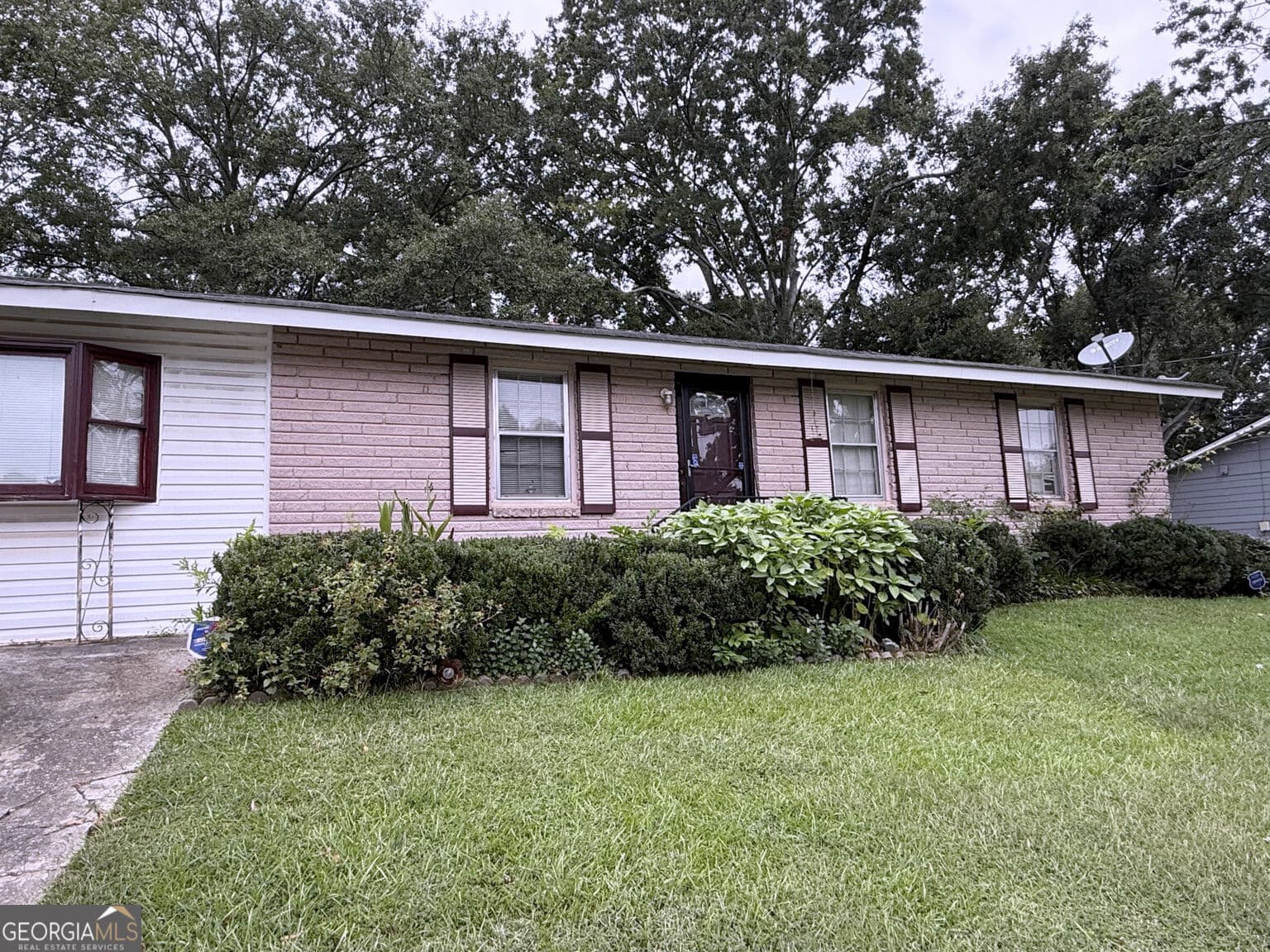 3 bedroom, 1 bathroom, 1,188 sq ft single family residence for sale at 6779 Valley Hill Court, Riverdale, GA 30274 — photo 1 of 13