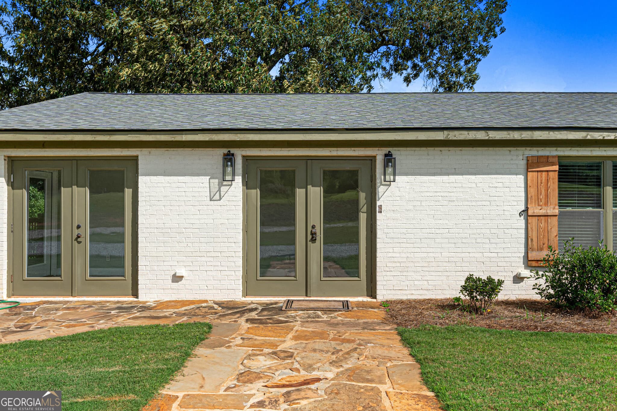 4 bedroom, 4 bathroom, 2,298 sq ft single family residence for sale at 1 Legacy Lane, Hartwell, GA 30643 — photo 4