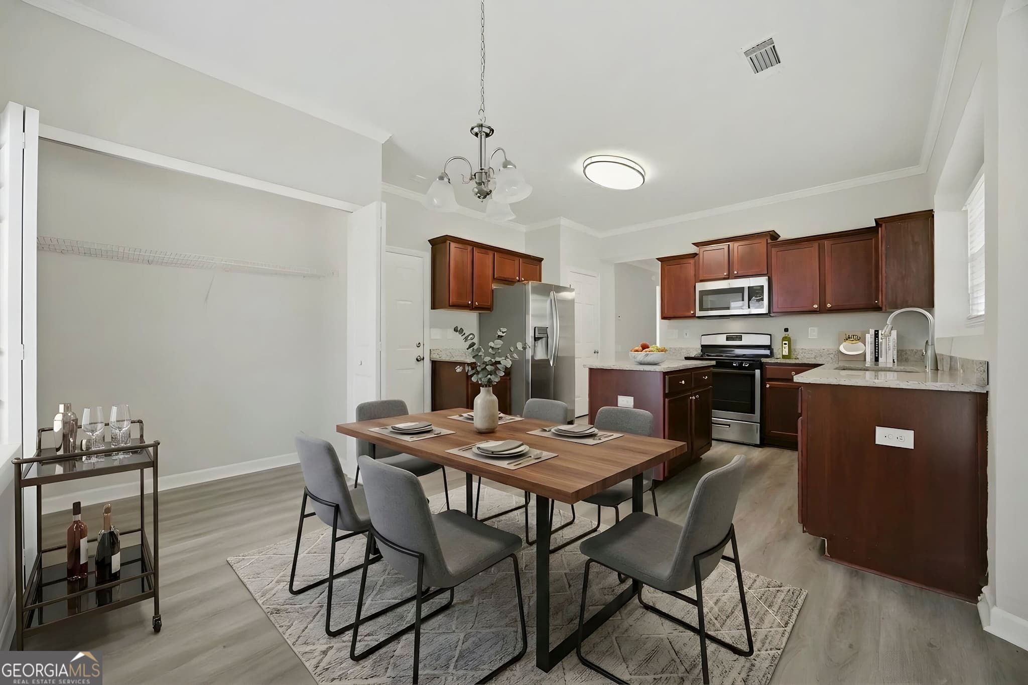 3 bedroom, 2.5 bathroom, 2,890 sq ft single family residence for sale at 10010 Feather Sound Court, Alpharetta, GA 30022 — photo 7