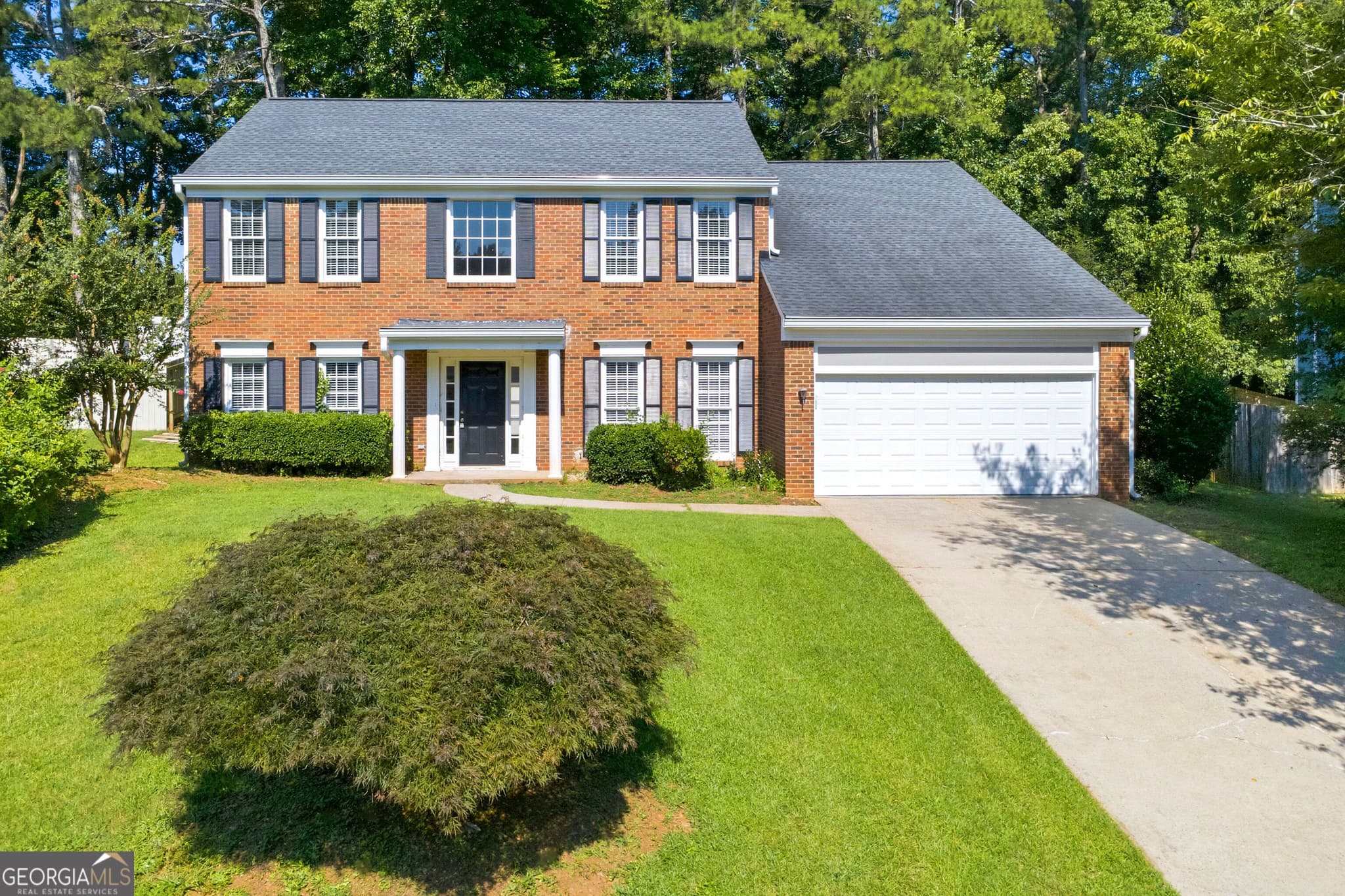 3 bedroom, 2.5 bathroom, 2,890 sq ft single family residence for sale at 10010 Feather Sound Court, Alpharetta, GA 30022 — photo 1 of 16
