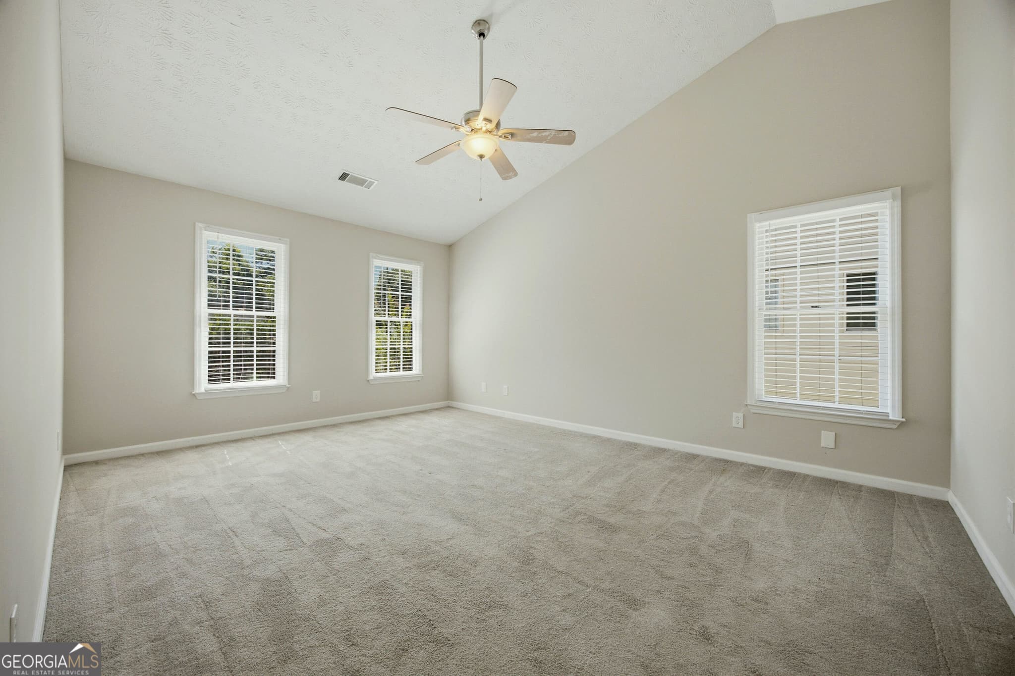 3 bedroom, 2.5 bathroom, 2,890 sq ft single family residence for sale at 10010 Feather Sound Court, Alpharetta, GA 30022 — photo 8