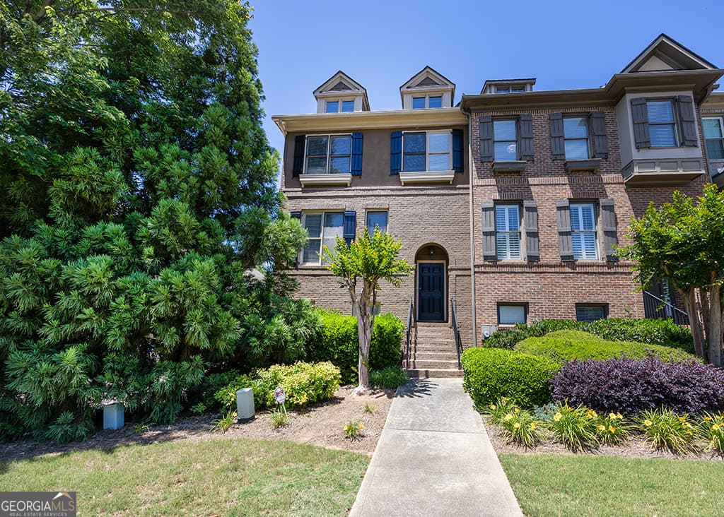 3 bedroom, 3.5 bathroom, 2,150 sq ft townhouse for rent at 1221 Concord Road, Smyrna, GA 30080 for $2,995 a month — photo 1 of 22