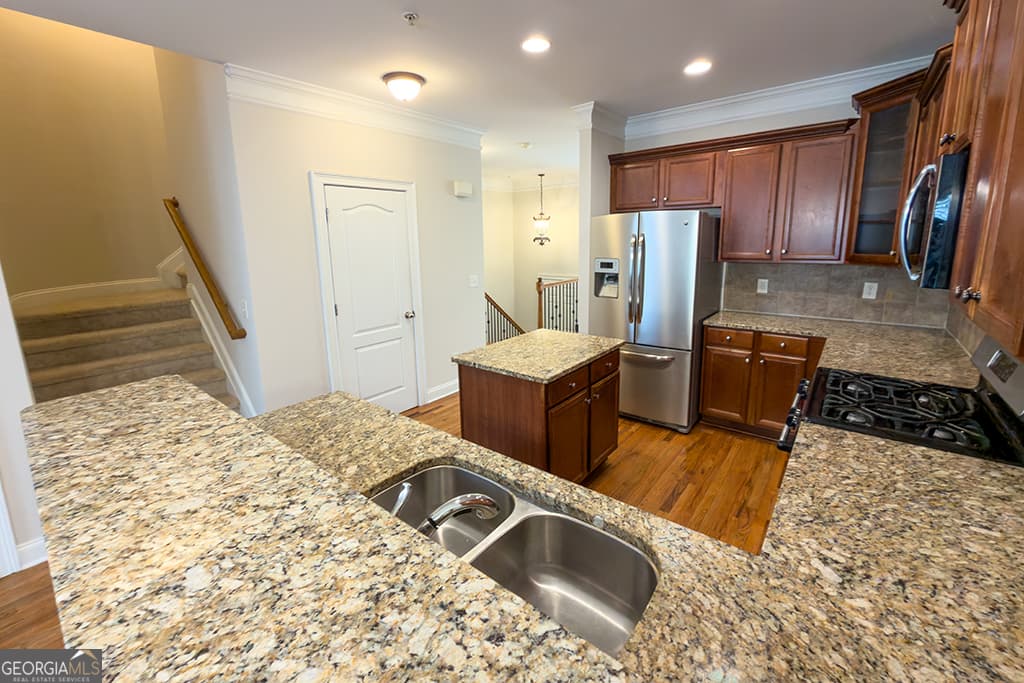 3 bedroom, 3.5 bathroom, 2,150 sq ft townhouse for rent at 1221 Concord Road, Smyrna, GA 30080 for $2,995 a month — photo 4