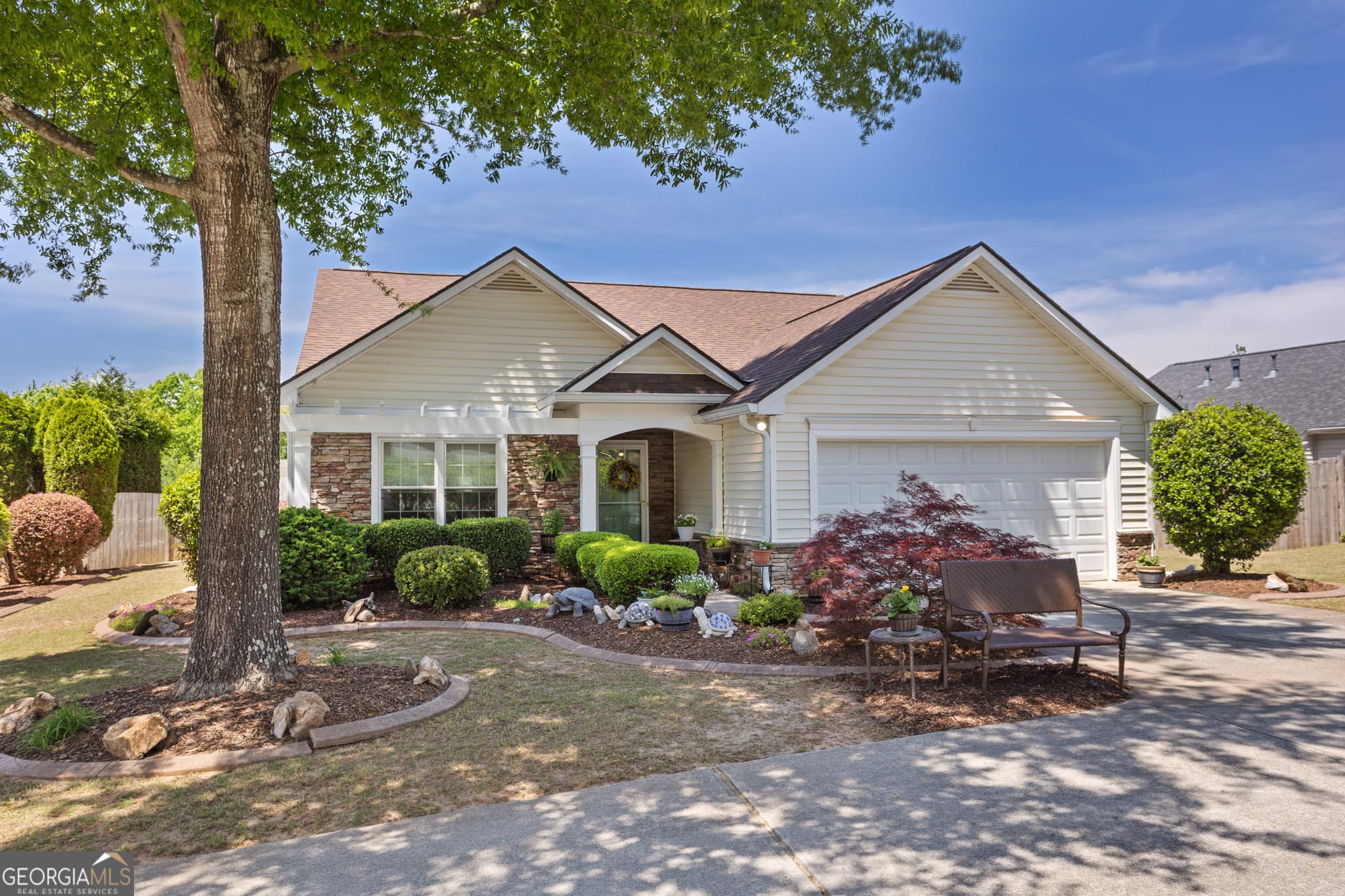 3 bedroom, 2 bathroom, 1,578 sq ft single family residence sold at 327 Stone Valley Crossing, Canton, GA 30114