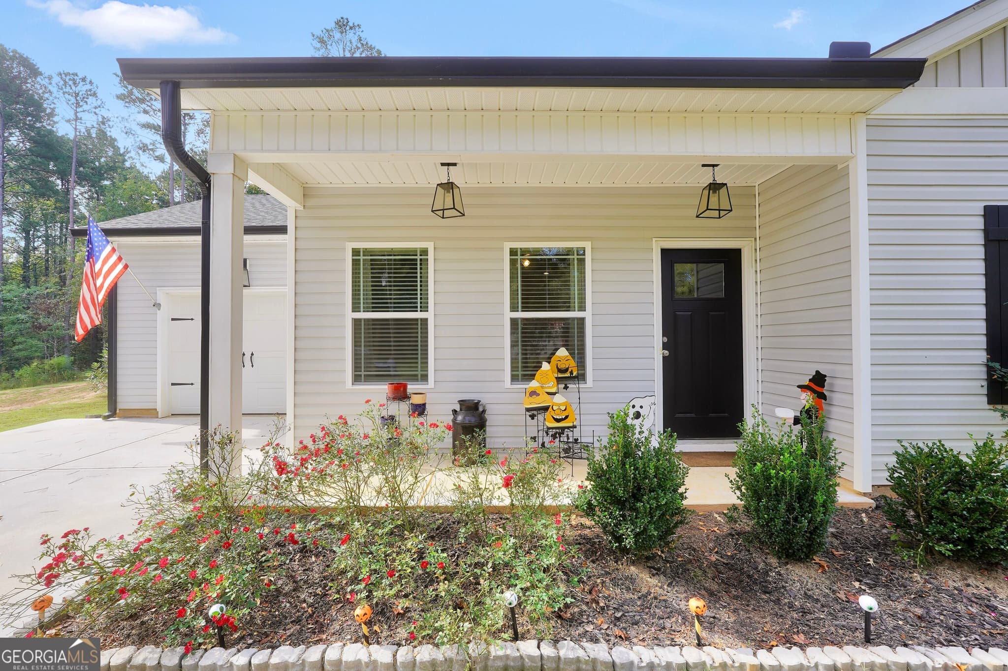 3 bedroom, 2 bathroom, 1,536 sq ft single family residence for sale at 662 Grove Street, Barnesville, GA 30204 — photo 2