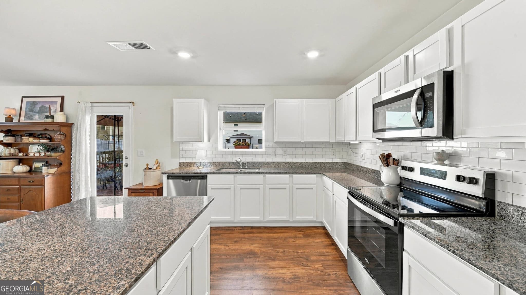 4 bedroom, 2.5 bathroom, 2,870 sq ft single family residence for sale at 18 Draft Street, Rossville, GA 30741 — photo 7