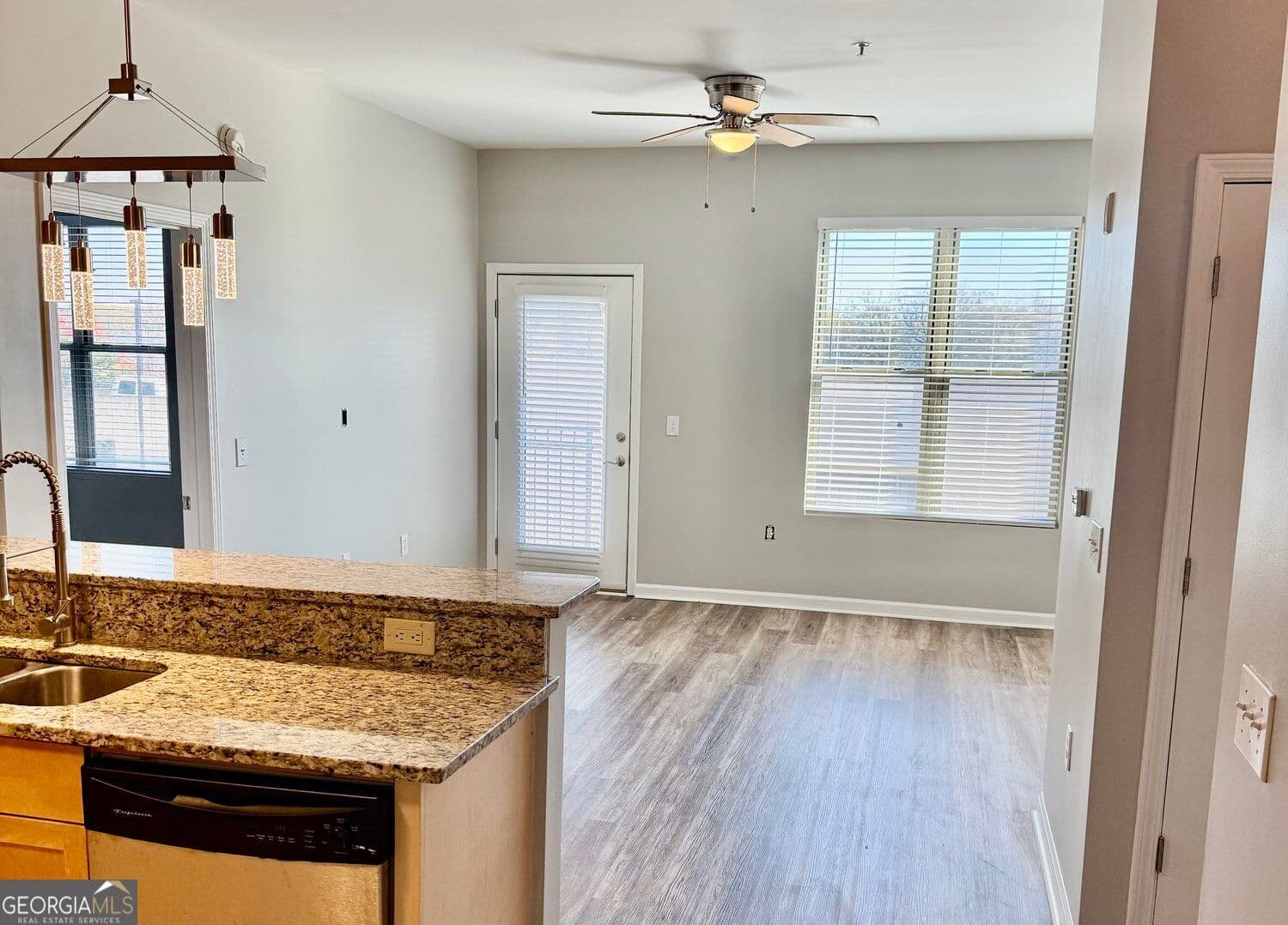 2 bedroom, 2 bathroom, 1,082 sq ft condominium for rent at 870 Mayson Turner Road 1421, Atlanta, GA 30314 for $1,900 a month — photo 2
