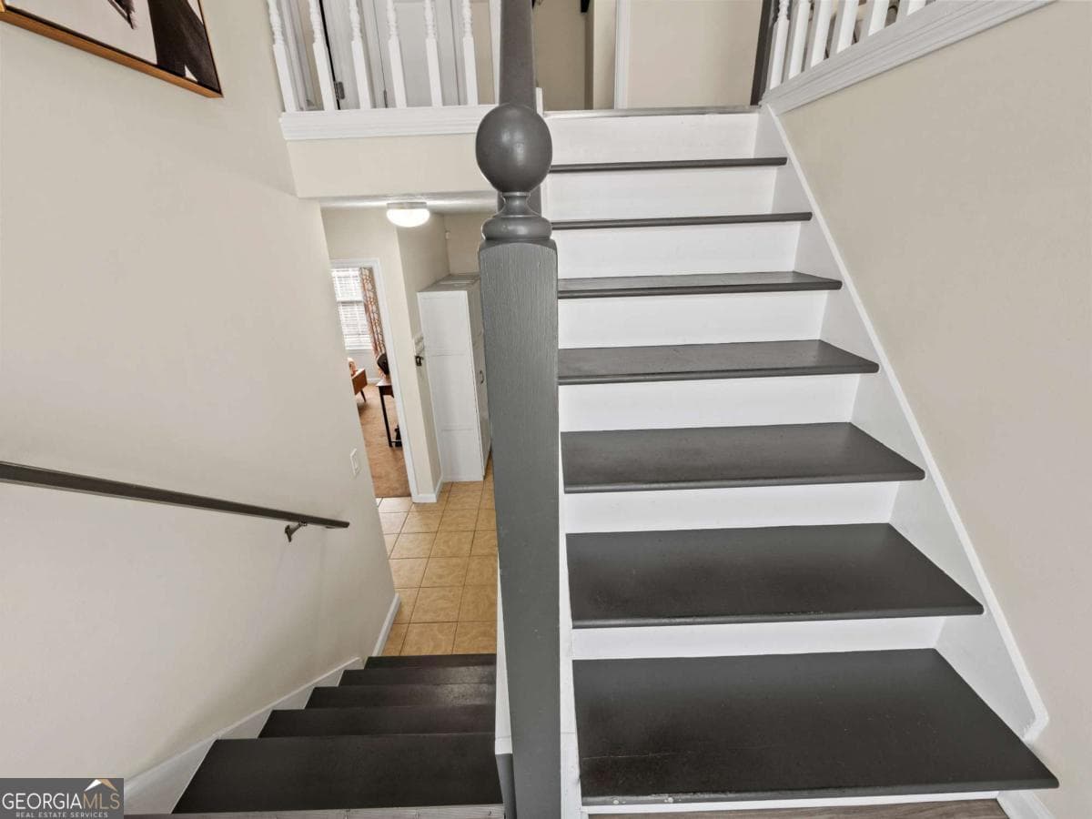 3 bedroom, 2.5 bathroom, 1,886 sq ft single family residence for sale at 7235 Ironwood Drive, Gainesville, GA 30507 — photo 9