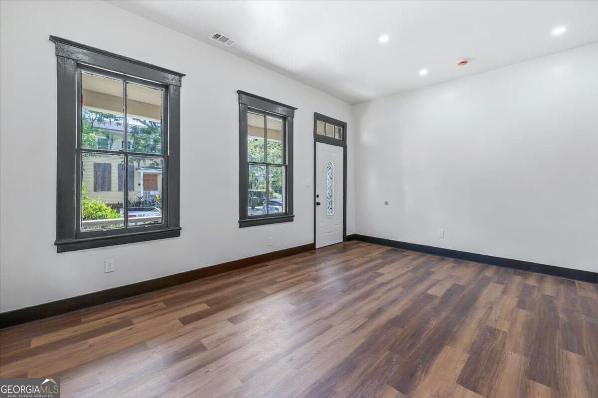 3 bedroom, 2 bathroom, 1,140 sq ft single family residence for sale at 604 W 40Th Street, Savannah, GA 31415 — photo 9