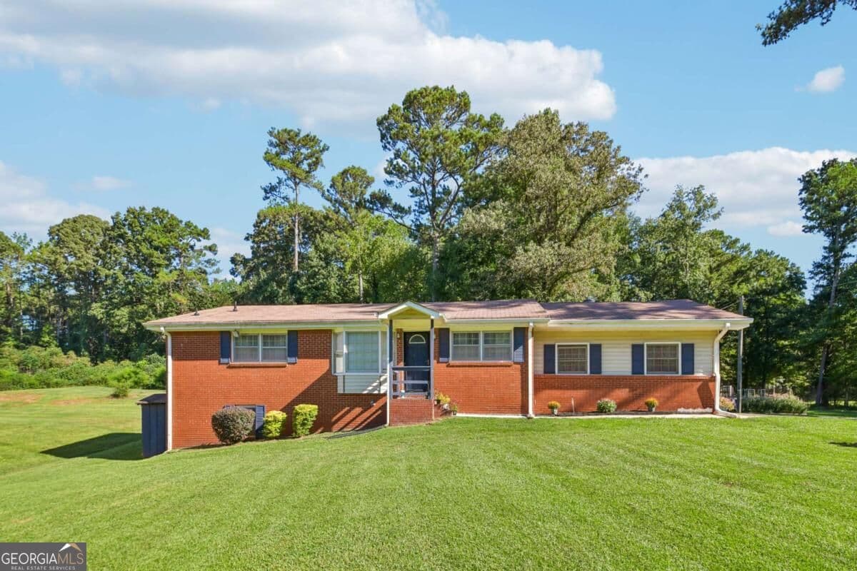 2 bedroom, 2 bathroom, 1,232 sq ft single family residence for sale at 496 Gardner Road, Stockbridge, GA 30281 — photo 2