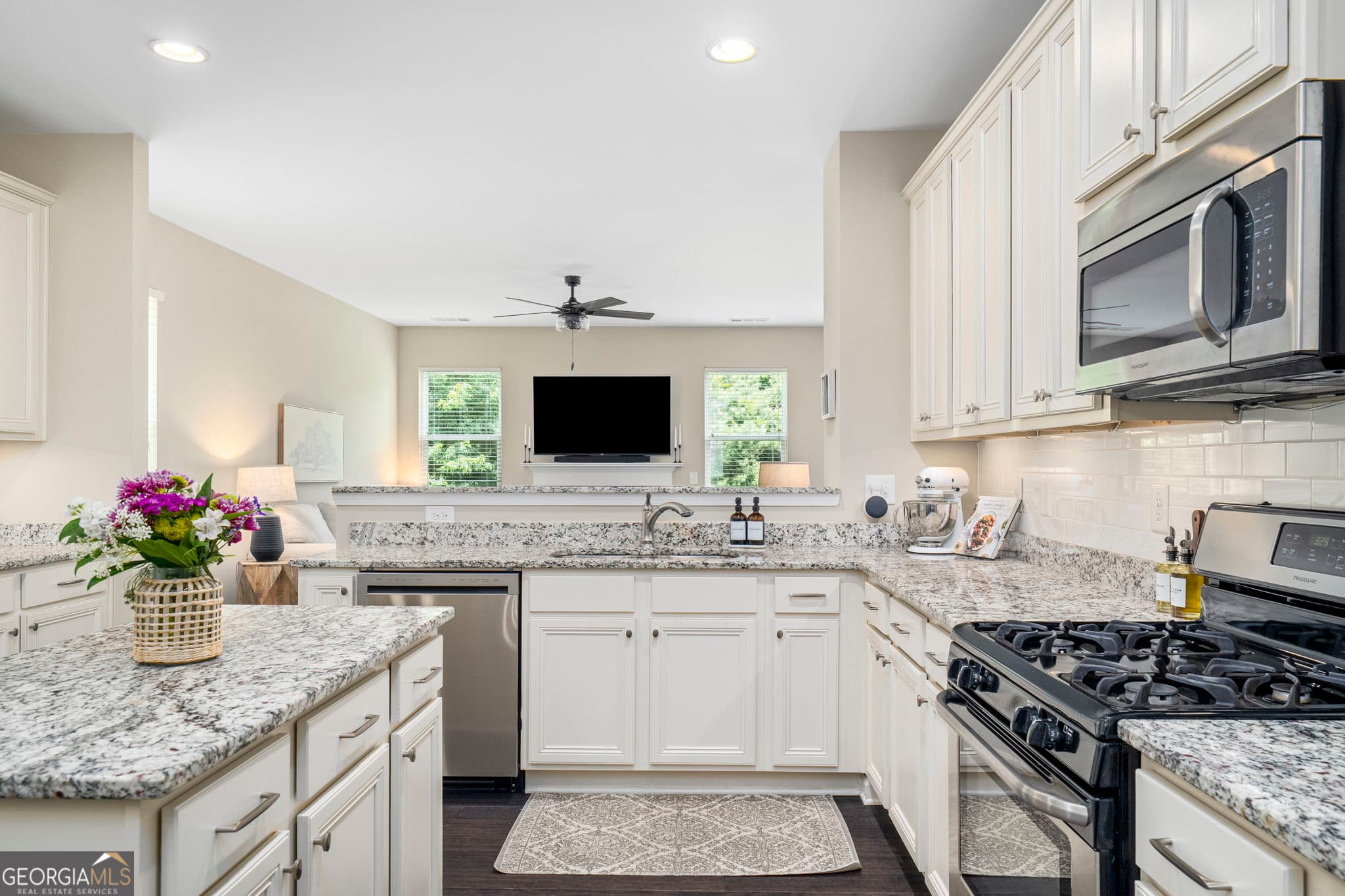 4 bedroom, 2.5 bathroom, 2,359 sq ft single family residence for sale at 120 Kasey Drive, Woodstock, GA 30189 — photo 6
