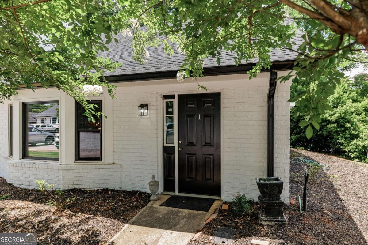 3 bedroom, 2 bathroom, 1,609 sq ft condominium for sale at 595 Macon Highway 1, Athens, GA 30606 — photo 1 of 36