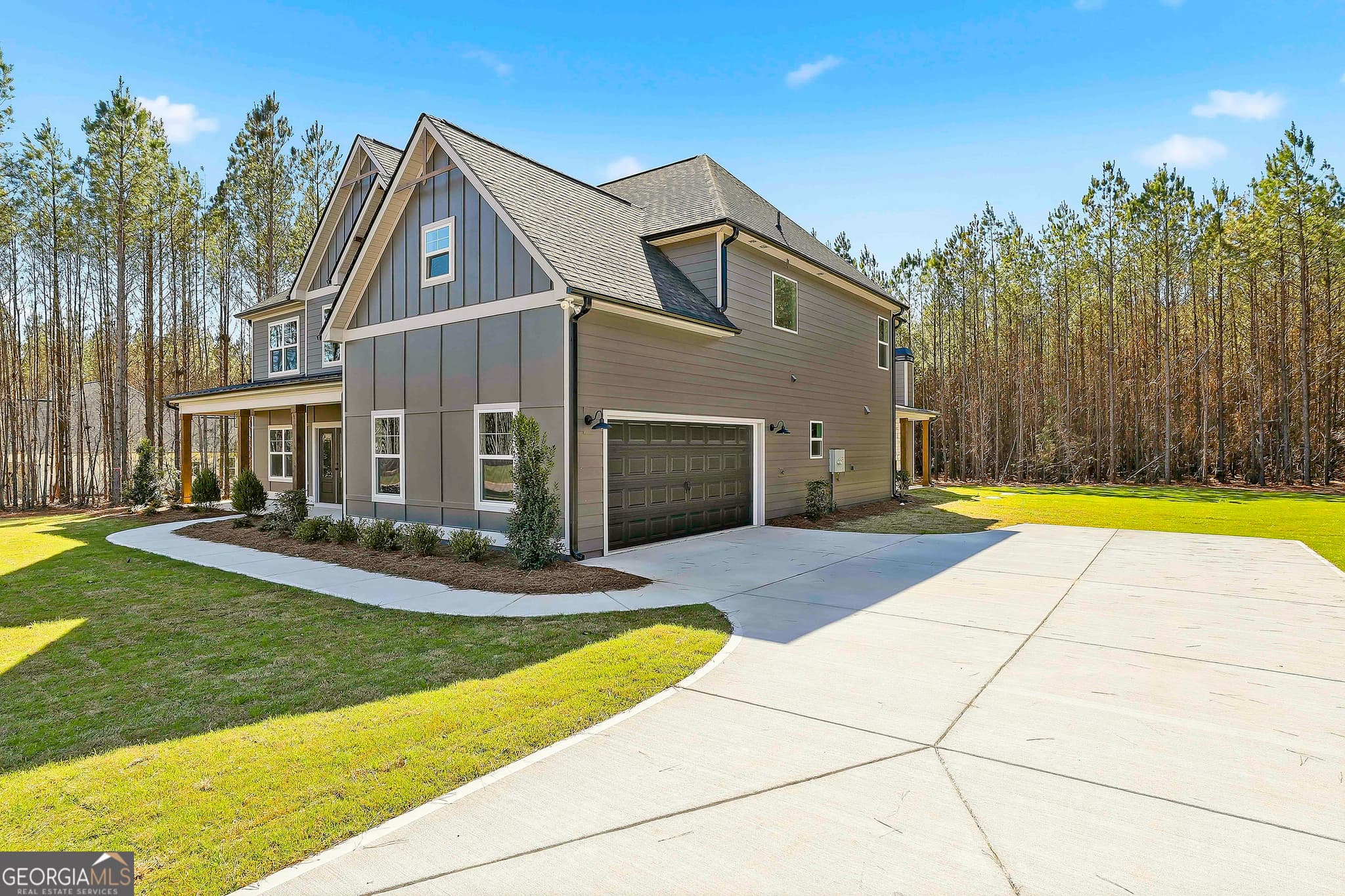 5 bedroom, 4 bathroom, 3,458 sq ft single family residence for sale at 948 Traveler Lane 50, Williamson, GA 30292 — photo 3