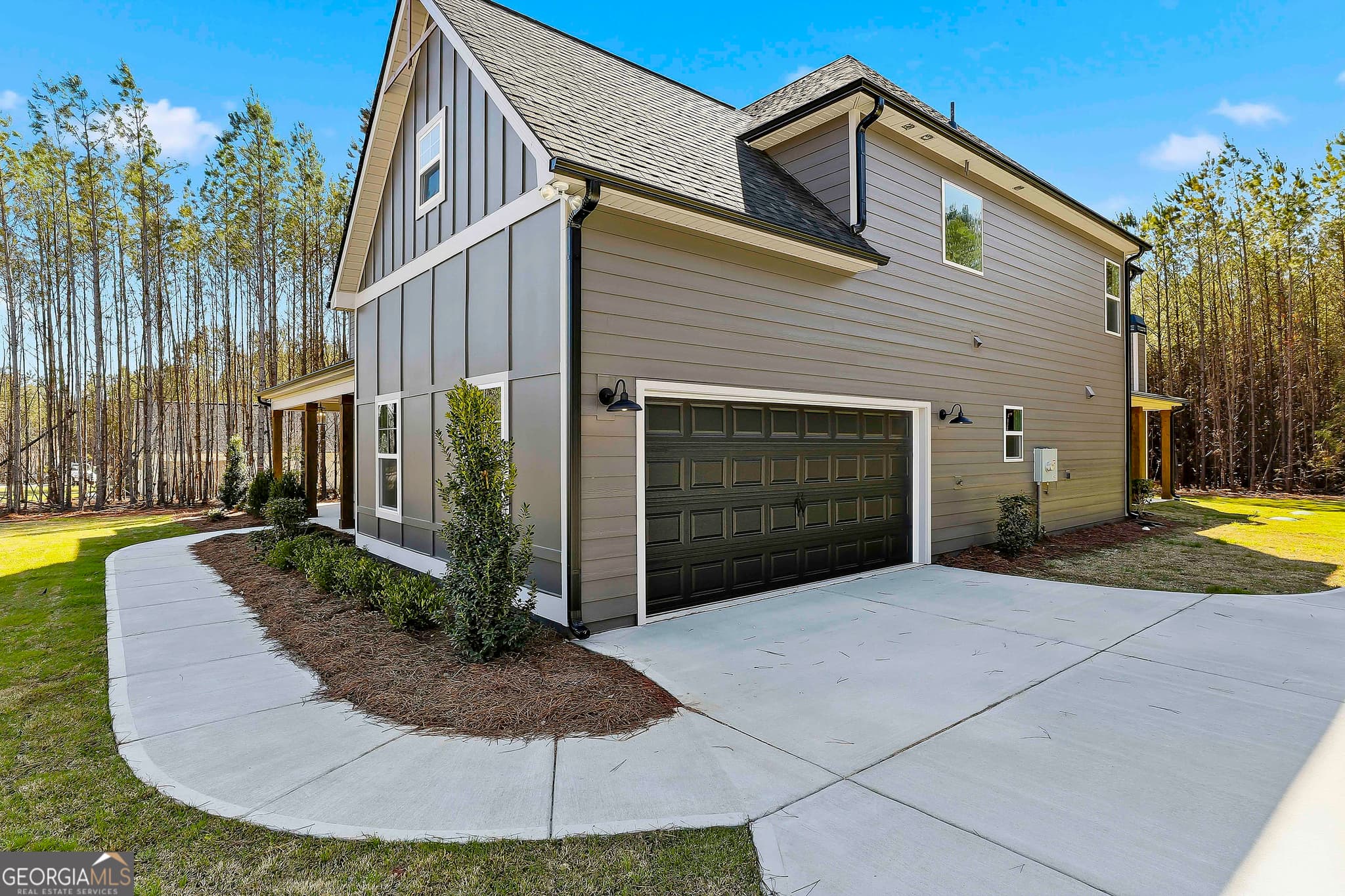 5 bedroom, 4 bathroom, 3,458 sq ft single family residence for sale at 948 Traveler Lane 50, Williamson, GA 30292 — photo 4