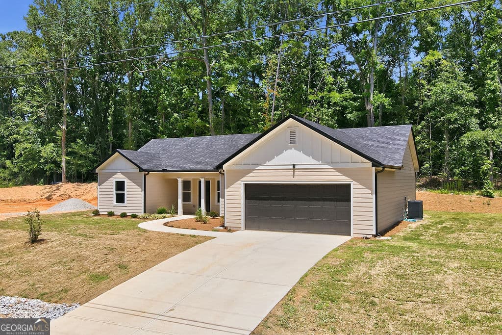 3 bedroom, 2 bathroom, 1,500 sq ft single family residence for sale at 1076 Oglesby Boulevard, Elberton, GA 30635 — photo 6