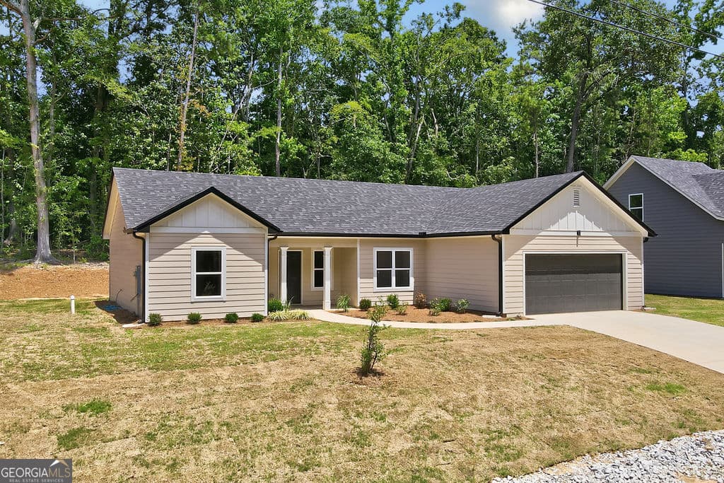 3 bedroom, 2 bathroom, 1,500 sq ft single family residence for sale at 1076 Oglesby Boulevard, Elberton, GA 30635 — photo 4