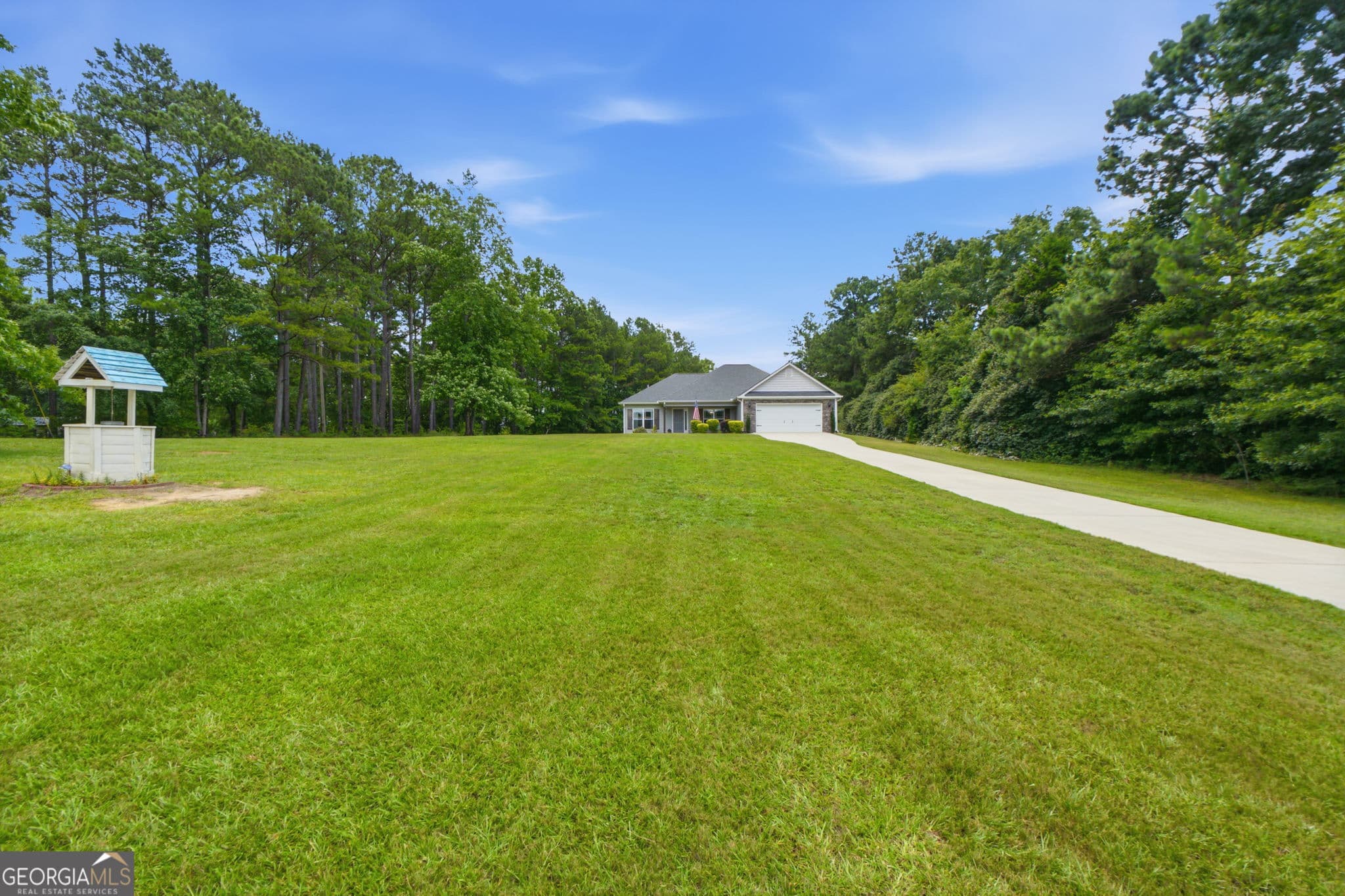 3 bedroom, 2 bathroom, 1,574 sq ft single family residence sold at 139 Lovetts Ridge Road, Jackson, GA 30233
