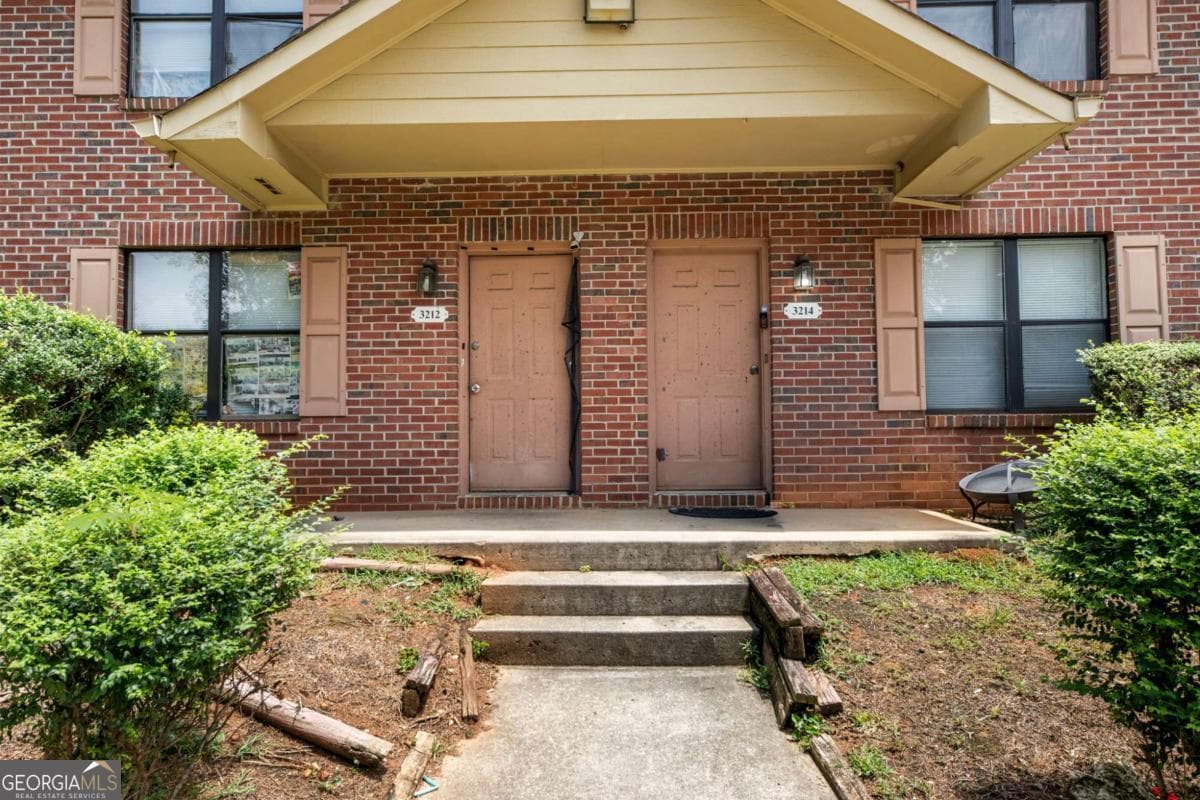 multi family for sale at 3212 Highpoint Court, Snellville, GA 30078 — photo 3