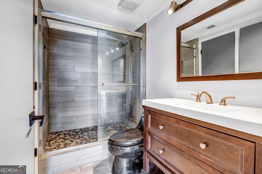 1 bedroom, 1 bathroom, 645 sq ft condominium for sale at 1280 W Peachtree Street APT 1504, Atlanta, GA 30309 — photo 6