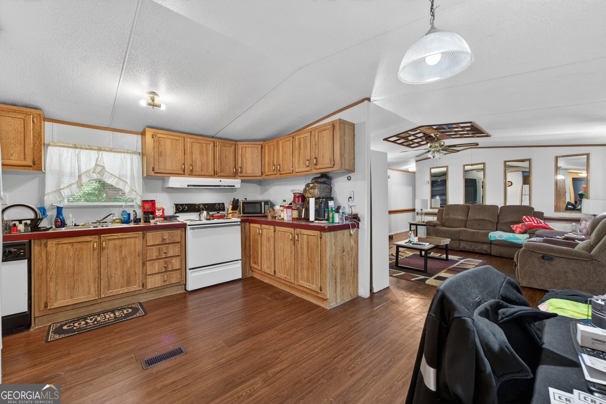3 bedroom, 3 bathroom, 1,216 sq ft manufactured home,single family residence for sale at 1945 Blackwell Street, Waycross, GA 31503 — photo 10