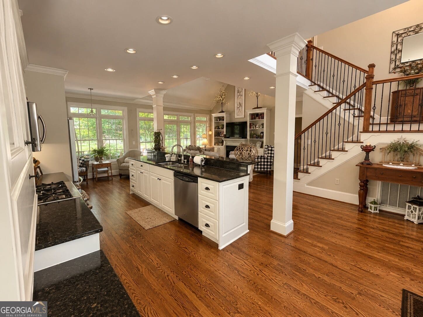 3 bedroom, 2.5 bathroom, 2,354 sq ft single family residence for sale at 141 Vinings Ct, Rome, GA 30161 — photo 6