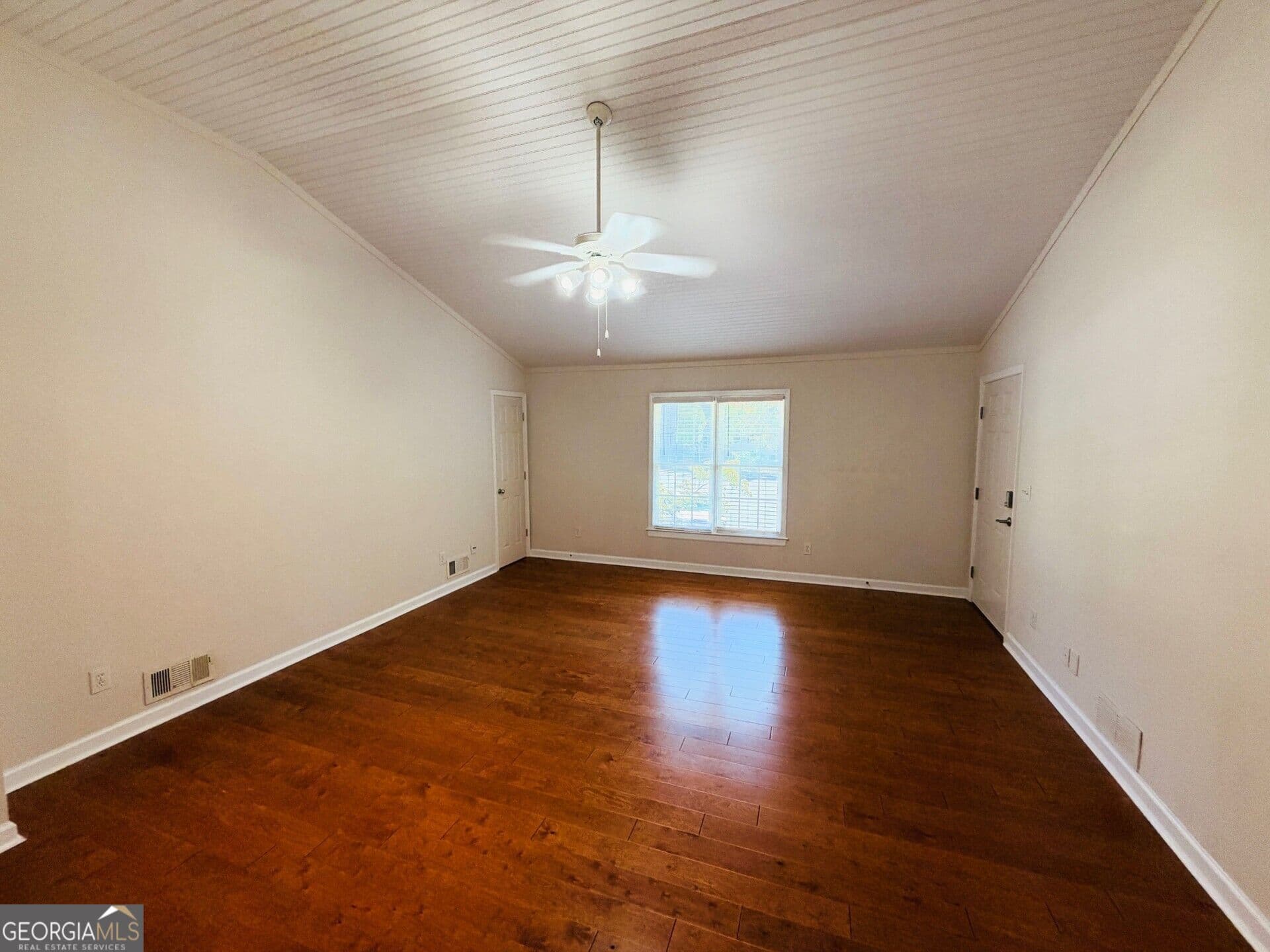 2 bedroom, 2 bathroom, 1,102 sq ft condominium for sale at 1020 Scott Boulevard, Decatur, GA 30030 — photo 3