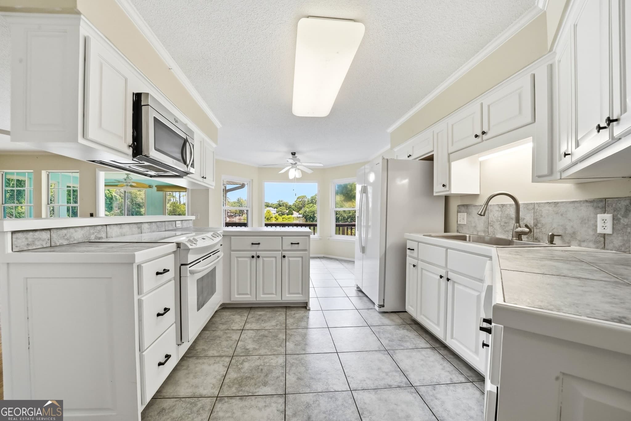 4 bedroom, 3 bathroom, 2,854 sq ft single family residence for sale at 109 Sandcastle Way, St. Simons, GA 31522 — photo 9
